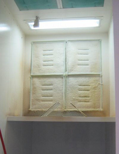 RTT Engineered Solutions Open Front Bench Paint Booth