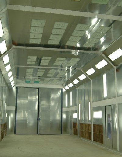 RTT Engineered Solutions Side Downdraft Paint Booth